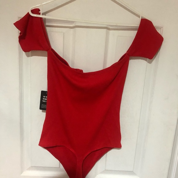 2 body suits red is a small black is medium - Picture 4 of 4